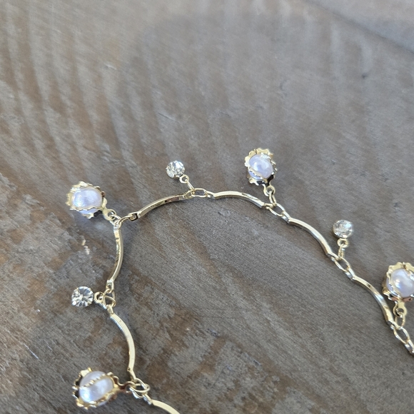 Elegant New Gold Tone Bracelet with Faux Pearl And Rhinestone Accents - Picture 5 of 6
